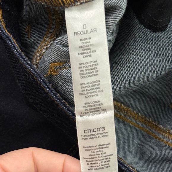 Chico's Platinum Barely Boot Jeans Womens 0 Regular Dark Wash Stretch Denim - Picture 12 of 14